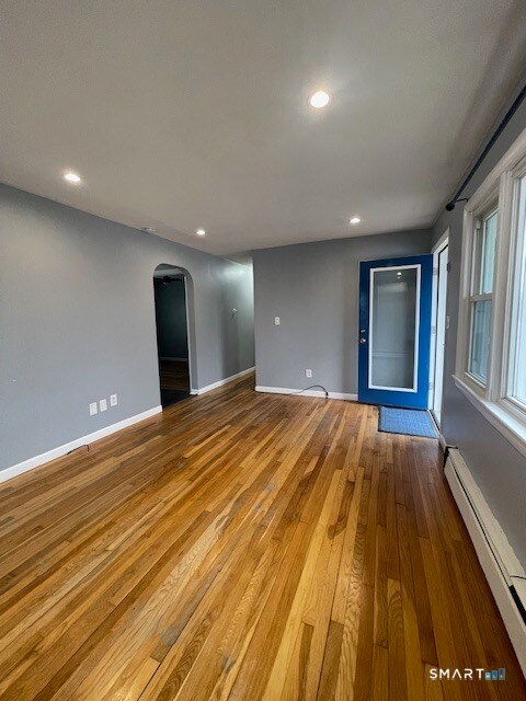 Building Photo - 16 Bluff Rd