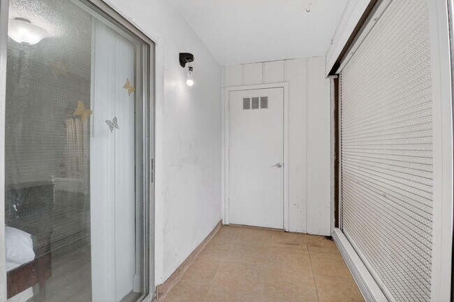 Building Photo - 111 Normandy Ln