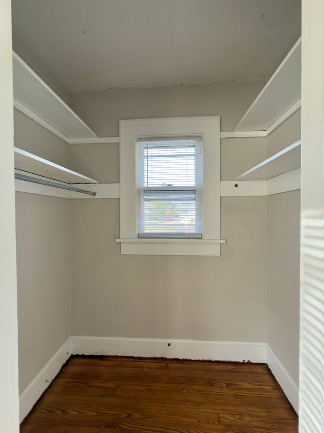 Building Photo - 519 S 8th St