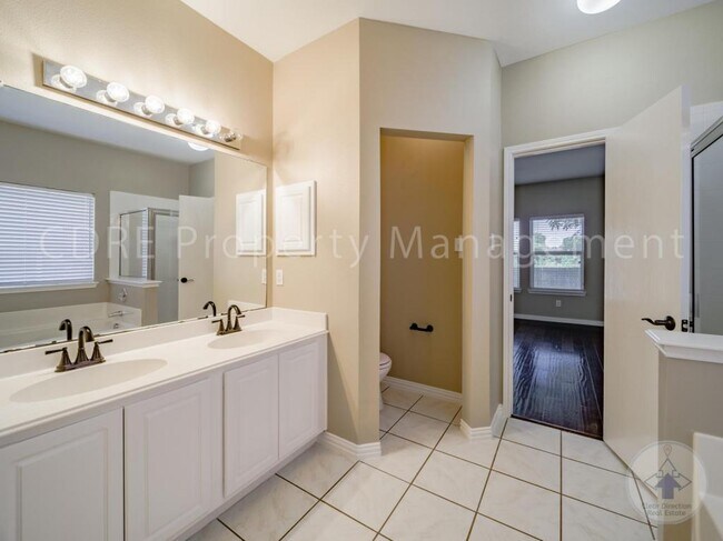 Building Photo - 4016 Summerhill Ln
