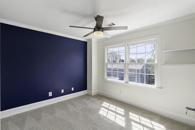 Building Photo - 78 Crumley St SE
