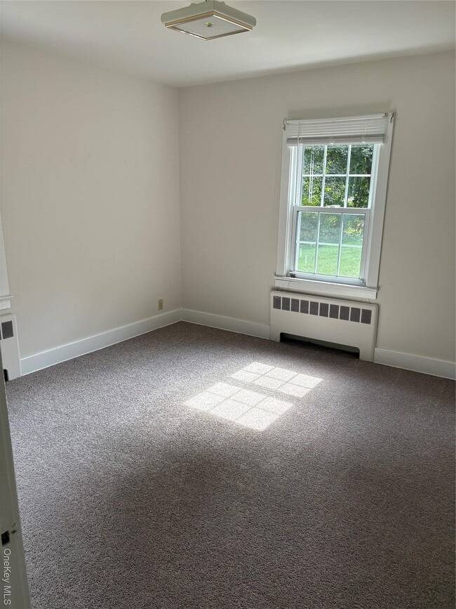 Building Photo - 660 Wheeler Hill Rd