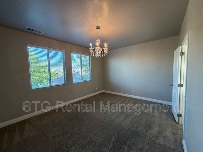 Building Photo - 469 E Barcelona Dr