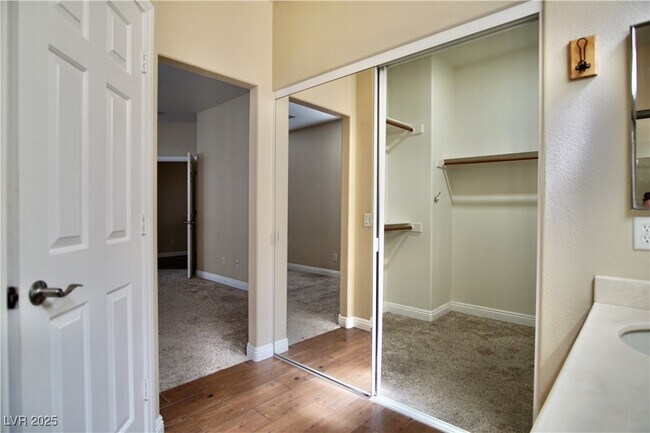 Building Photo - 10749 Turquoise Valley Dr