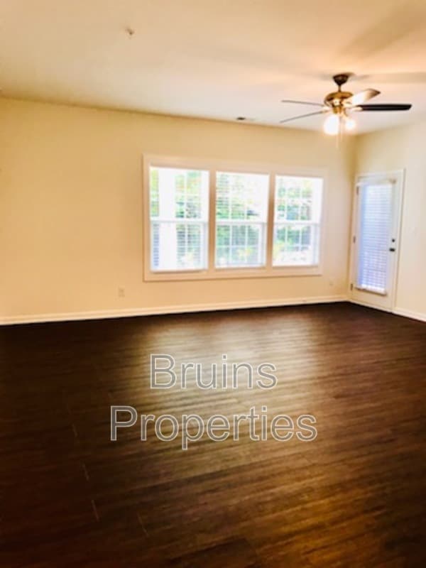 Building Photo - 2606 Pennoak Way