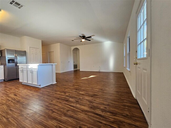 Building Photo - 5213 English Glade Dr