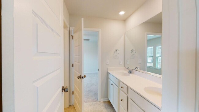 Building Photo - Ideal Home for Rent in Summers Corner Comm...