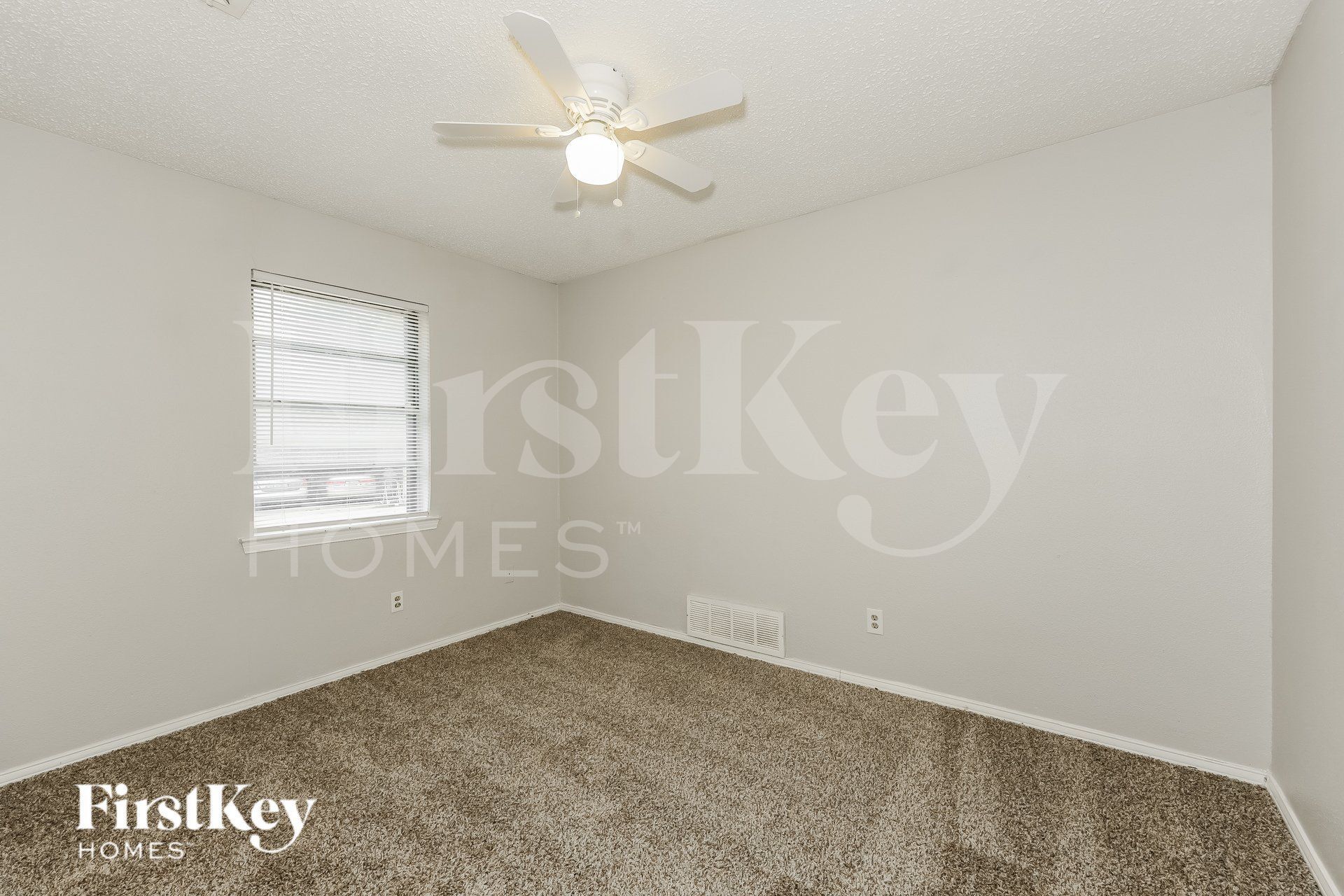 Building Photo - 3417 Willowcrest Dr