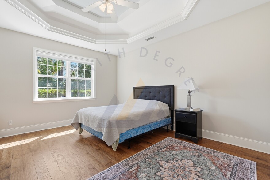 Building Photo - 245 Club Gate