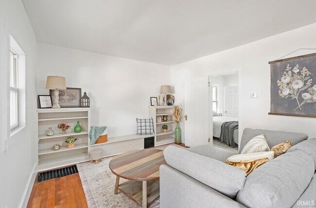 Building Photo - 515 W Jackson St