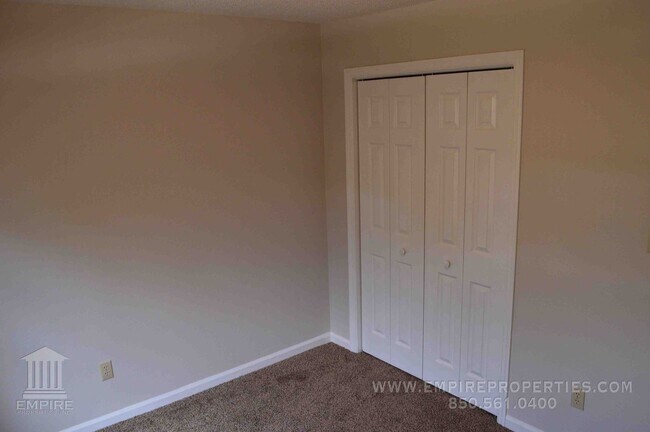 Building Photo - Beautiful townhome nestled in Killearn Acres