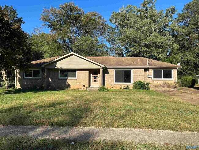 Primary Photo - 4103 Lakeview Dr NW