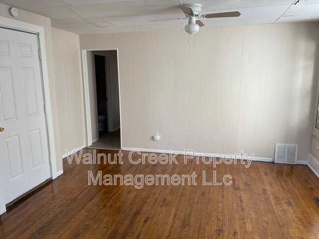 Building Photo - 810 E Erie Ave