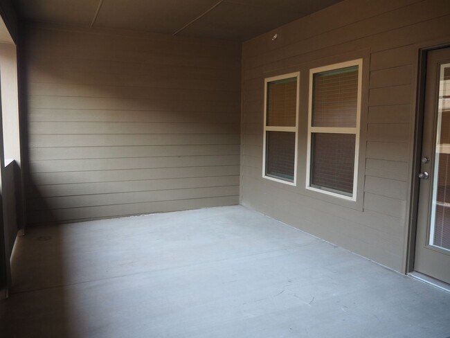 Building Photo - 2407 Klamath Dr