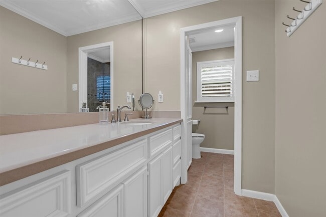 Building Photo - 10051 Meadow Lake Ln