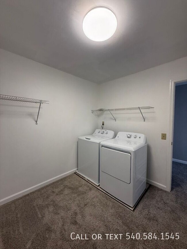 Building Photo - 5015 Polly Hill Ln