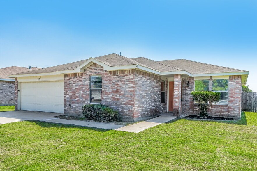 Primary Photo - 537 Bailey St