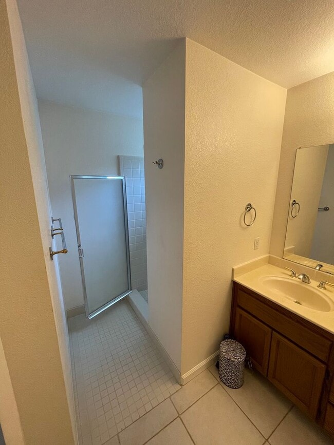 Building Photo - 5 Bed 3 Bath Home In Danville (Anderson Ranch)