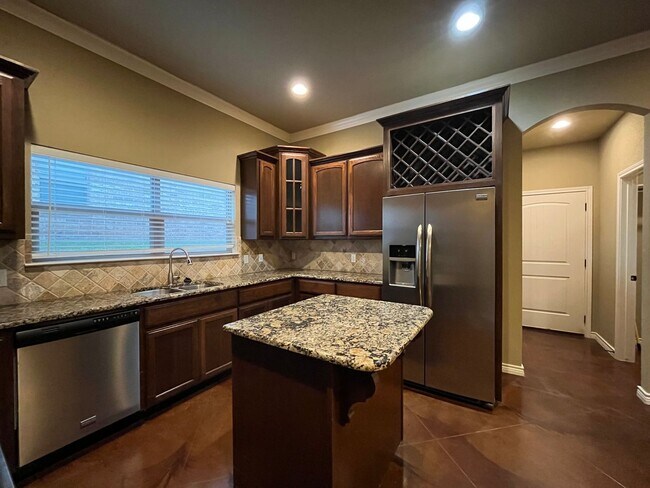 Building Photo - AVAILABLE NOW:  3 bedroom house