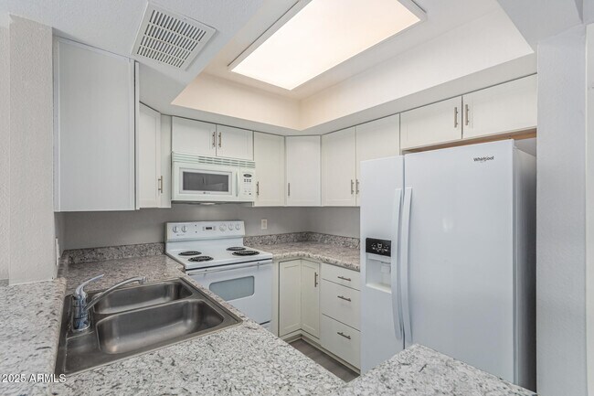 Building Photo - 4730 W Northern Ave