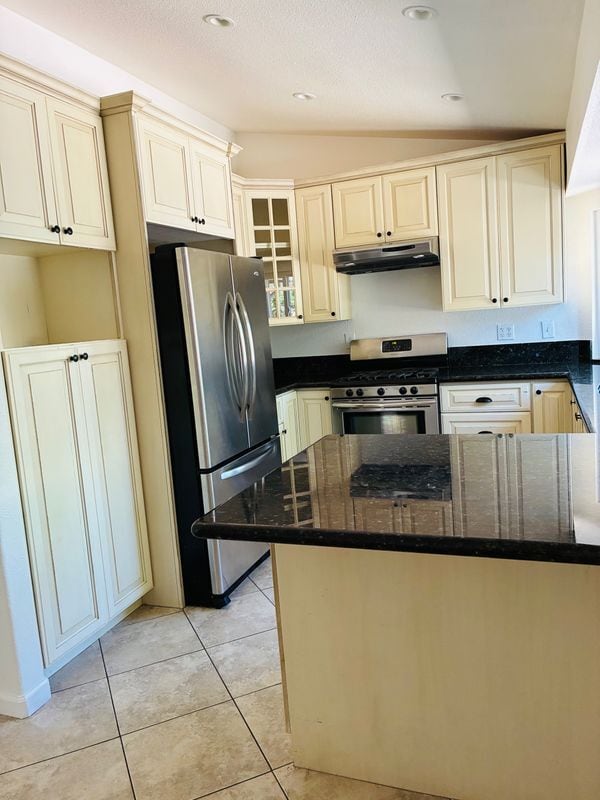 Building Photo - 45470 Clubhouse Dr