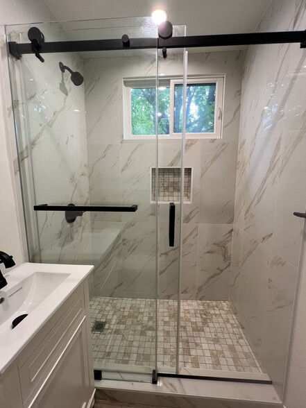 Bathroom - 713 W Colorado Blvd