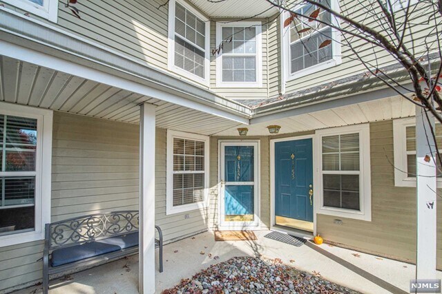 Building Photo - 1352 Paddington Rd