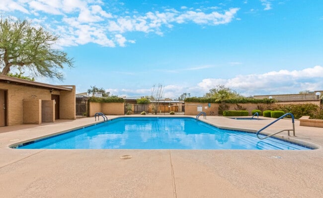 Building Photo - Calle Norlo