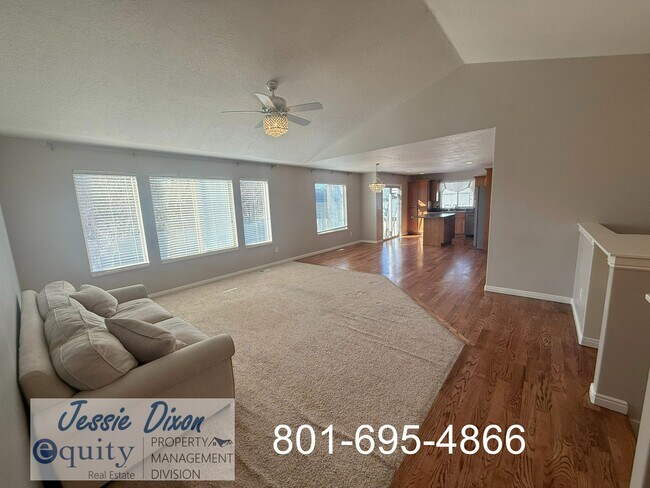 Building Photo - 1989 N 2700 W