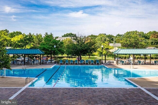 Building Photo - 5501 Seminary Rd