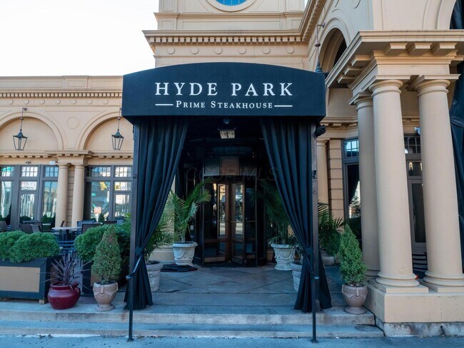 Building Photo - 1145 N High St