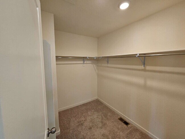 Building Photo - 3 bed 3 bath home in Bennett.