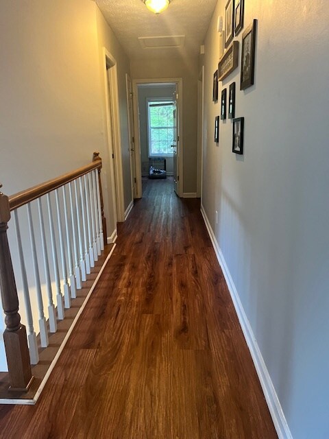 Building Photo - 680 Suwanee Lakes Cir