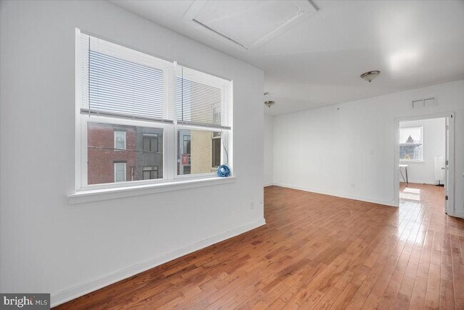 Building Photo - 1322 N 15th St
