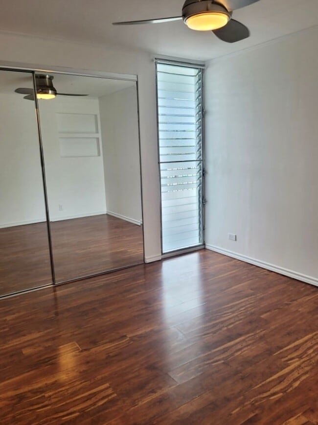 Building Photo - AVAILABLE for Rent : 3 Bedroom, 2 Bathroom...