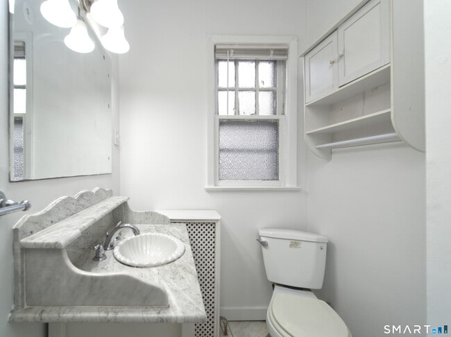 Building Photo - 1440 Wood Ave