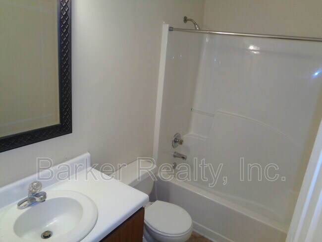 Building Photo - 4929 Coral Ridge Ct