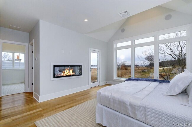 Building Photo - 184 Soundview Ave