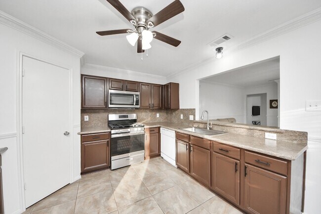 Building Photo - 20403 Blue Juniper Dr