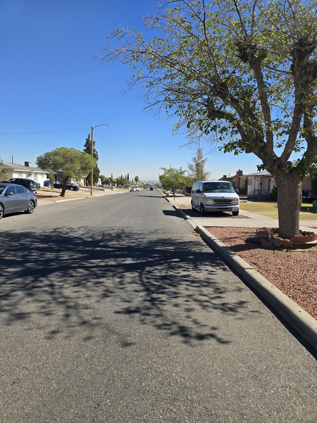 Building Photo - "Charming 3-Bed, 2-Bath Home with 1760 Sq ...