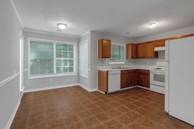 Building Photo - Stunning 4-Bedroom, 3-Bathroom Home