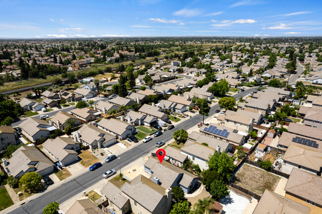 Building Photo - 8753 Redwood Grove Way