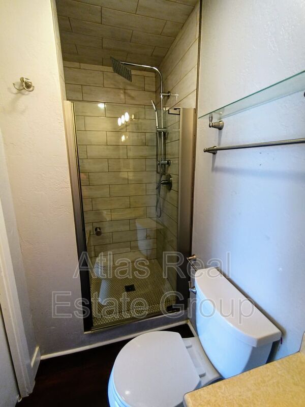 Building Photo - 7428 S 700 E