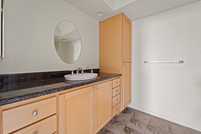 Building Photo - 2400 5th Ave