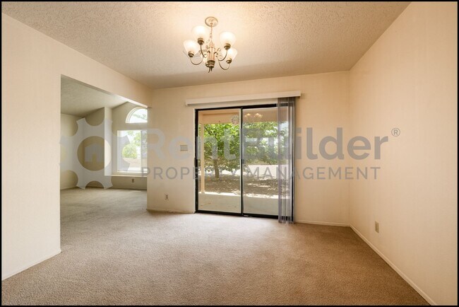 Building Photo - !!!PRICE INPROVMENT JUST IN TIME FOR SCHOO...