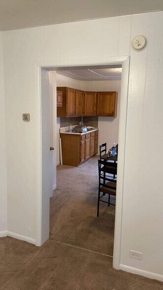Building Photo - 410 Guyan St