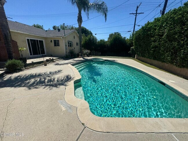 Building Photo - 22359 Lanark St