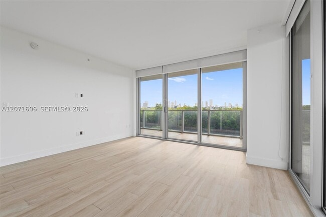 Building Photo - 16385 Biscayne Blvd