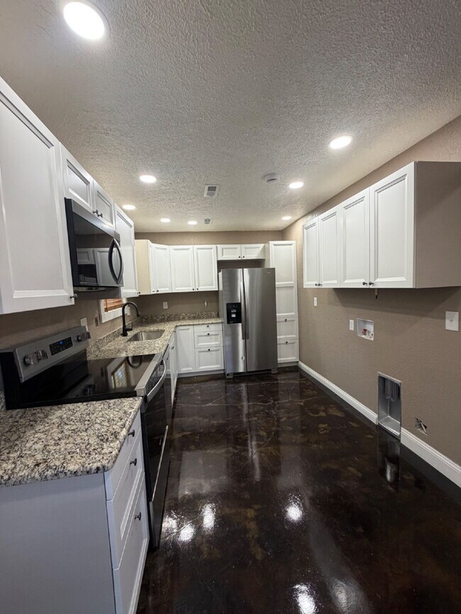 Building Photo - 21167 Narrows Ln
