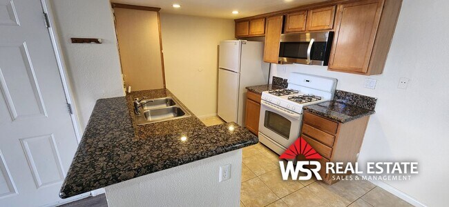Building Photo - 2-Bedroom 2-Bathroom Condo in Gated Palmil...